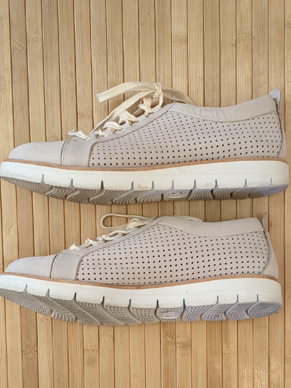 Samuel Hubbard Perforated Casual Leather LaceUp Sneakers in Light Gray, Size  8